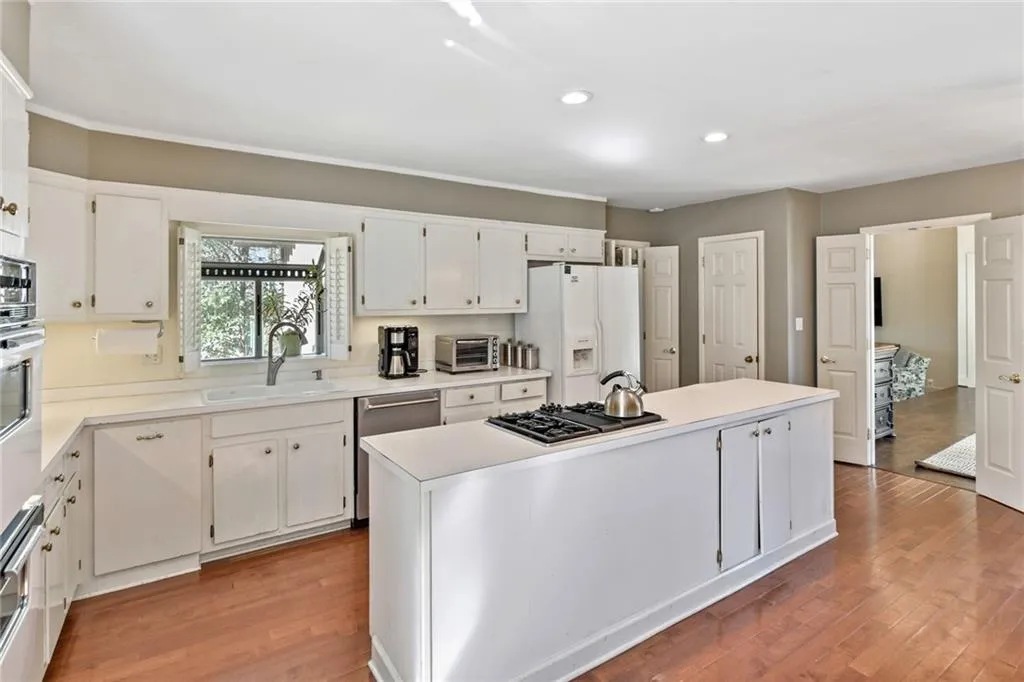 1250 Old Woodbine Road, Sandy Springs, Georgia 30319, 4 Bedrooms Bedrooms, ,3 BathroomsBathrooms,Residential,Sold,1250 Old Woodbine Road,6851276