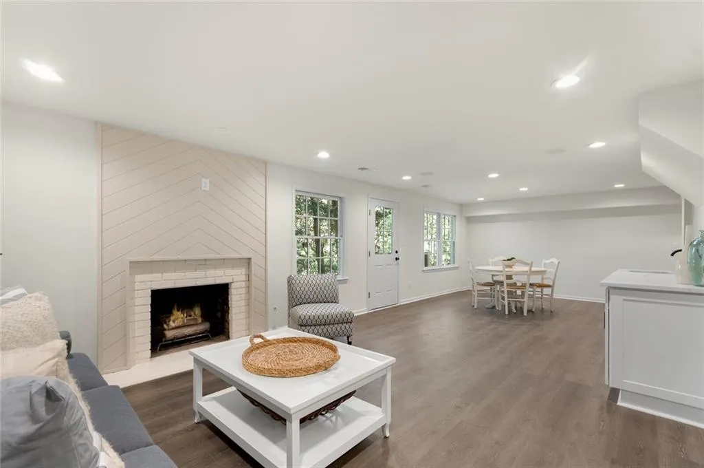 6278 Mountain Brook Way, Atlanta, Georgia 30328, 6 Bedrooms Bedrooms, ,6 BathroomsBathrooms,Residential,Sold,6278 Mountain Brook Way,6997630
