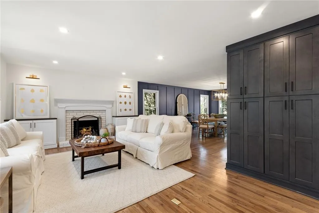 6278 Mountain Brook Way, Atlanta, Georgia 30328, 6 Bedrooms Bedrooms, ,6 BathroomsBathrooms,Residential,Sold,6278 Mountain Brook Way,6997630