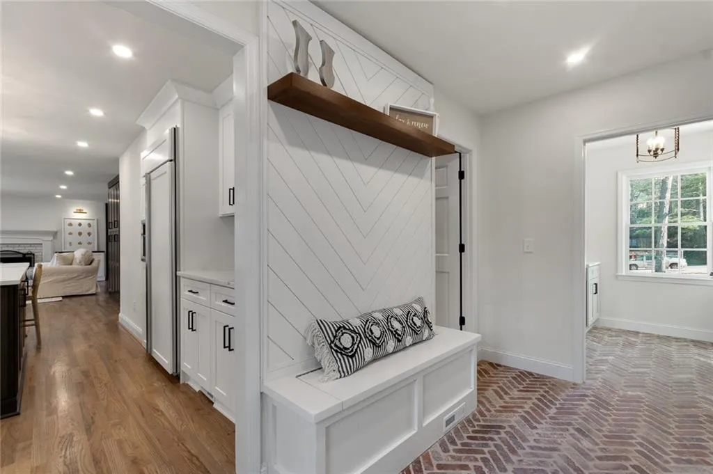 6278 Mountain Brook Way, Atlanta, Georgia 30328, 6 Bedrooms Bedrooms, ,6 BathroomsBathrooms,Residential,Sold,6278 Mountain Brook Way,6997630