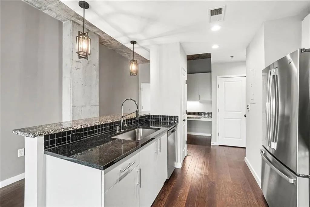 250 Pharr Road Ne Unit 315, Atlanta, Georgia 30305, 1 Bedroom Bedrooms, 0 ,1 BathroomBathrooms,Residential,For Sale,250 Pharr Road Ne Unit 315,7826505