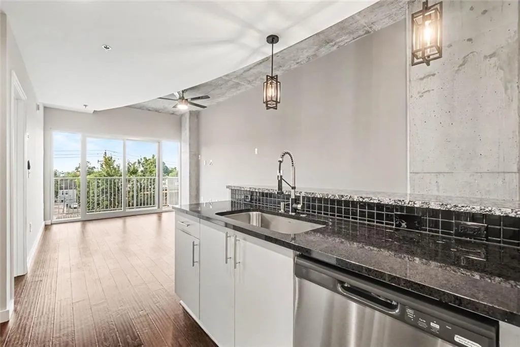 250 Pharr Road Ne Unit 315, Atlanta, Georgia 30305, 1 Bedroom Bedrooms, 0 ,1 BathroomBathrooms,Residential,For Sale,250 Pharr Road Ne Unit 315,7826505