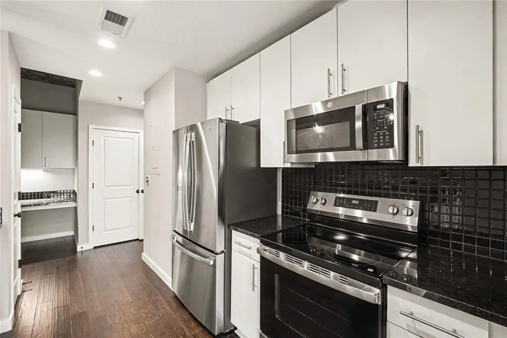 250 Pharr Road Ne Unit 315, Atlanta, Georgia 30305, 1 Bedroom Bedrooms, 0 ,1 BathroomBathrooms,Residential,For Sale,250 Pharr Road Ne Unit 315,7826505