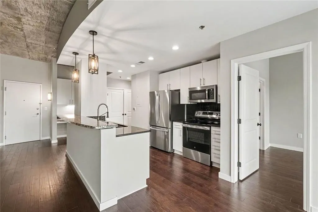 250 Pharr Road Ne Unit 315, Atlanta, Georgia 30305, 1 Bedroom Bedrooms, 0 ,1 BathroomBathrooms,Residential,For Sale,250 Pharr Road Ne Unit 315,7826505