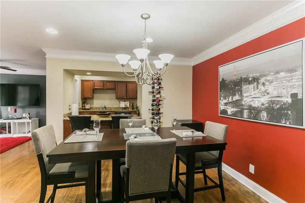 6980 Roswell Road Unit C10, Sandy Springs, Georgia 30328, 2 Bedrooms Bedrooms, ,2 BathroomsBathrooms,Residential,Sold,6980 Roswell Road Unit C10,6665510
