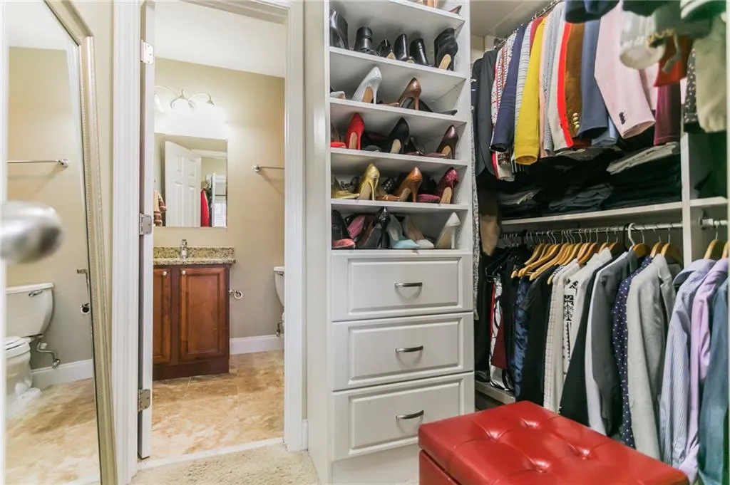 6980 Roswell Road Unit C10, Sandy Springs, Georgia 30328, 2 Bedrooms Bedrooms, ,2 BathroomsBathrooms,Residential,Sold,6980 Roswell Road Unit C10,6665510