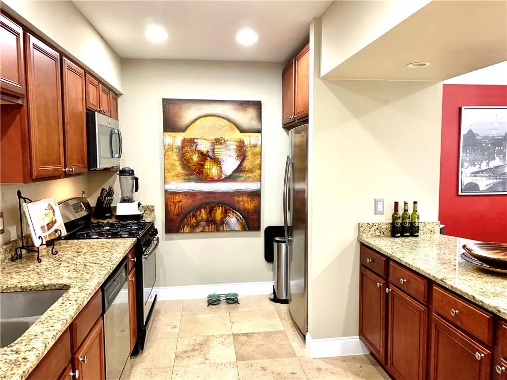 6980 Roswell Road Unit C10, Sandy Springs, Georgia 30328, 2 Bedrooms Bedrooms, ,2 BathroomsBathrooms,Residential,Sold,6980 Roswell Road Unit C10,6665510