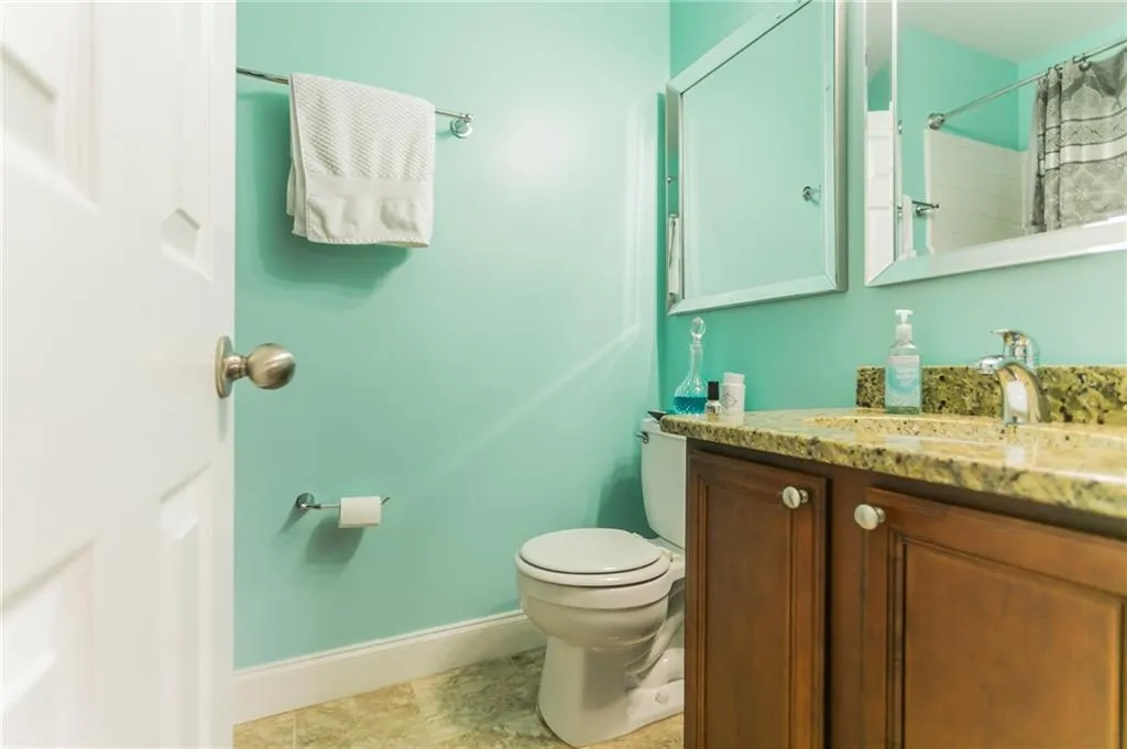 6980 Roswell Road Unit C10, Sandy Springs, Georgia 30328, 2 Bedrooms Bedrooms, ,2 BathroomsBathrooms,Residential,Sold,6980 Roswell Road Unit C10,6665510