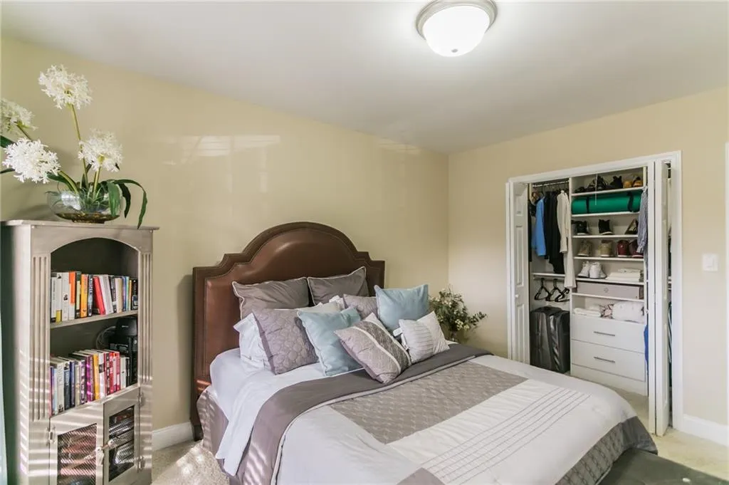 6980 Roswell Road Unit C10, Sandy Springs, Georgia 30328, 2 Bedrooms Bedrooms, ,2 BathroomsBathrooms,Residential,Sold,6980 Roswell Road Unit C10,6665510