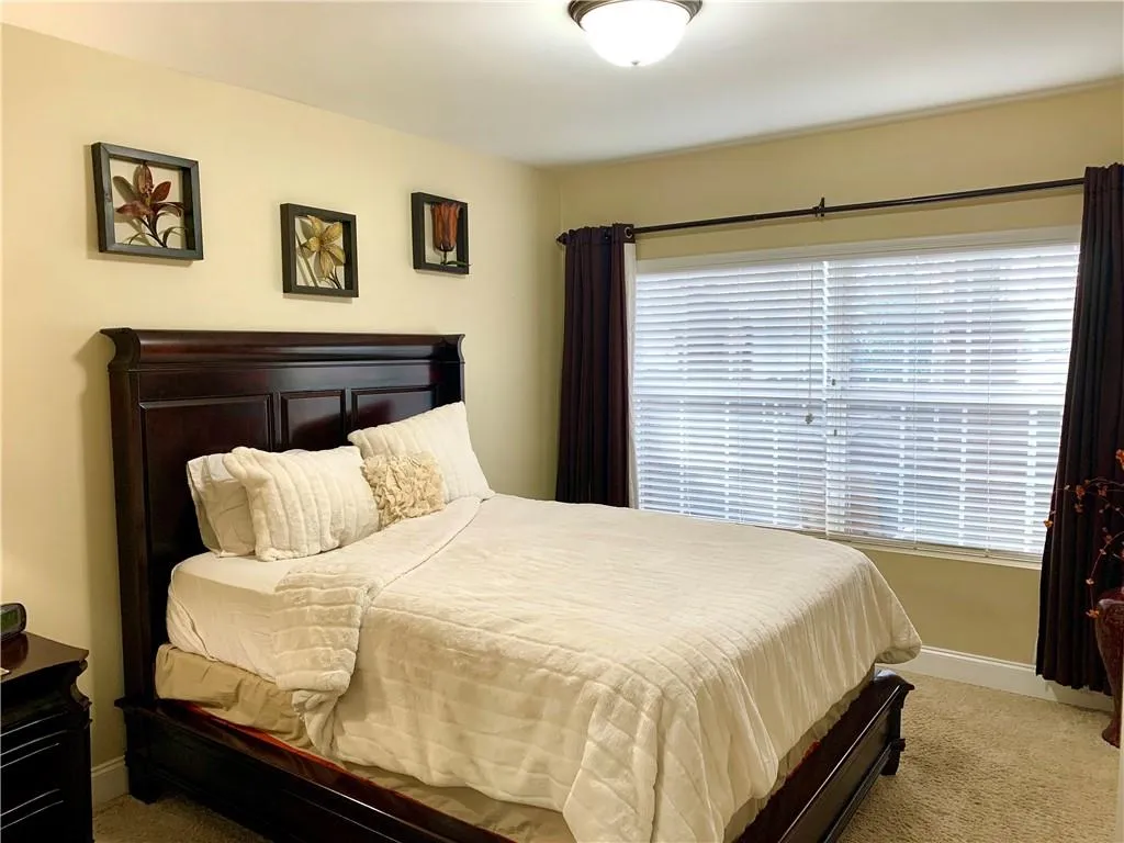 6980 Roswell Road Unit C10, Sandy Springs, Georgia 30328, 2 Bedrooms Bedrooms, ,2 BathroomsBathrooms,Residential,Sold,6980 Roswell Road Unit C10,6665510