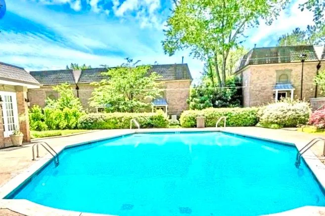 6980 Roswell Road Unit C10, Sandy Springs, Georgia 30328, 2 Bedrooms Bedrooms, ,2 BathroomsBathrooms,Residential,Sold,6980 Roswell Road Unit C10,6665510