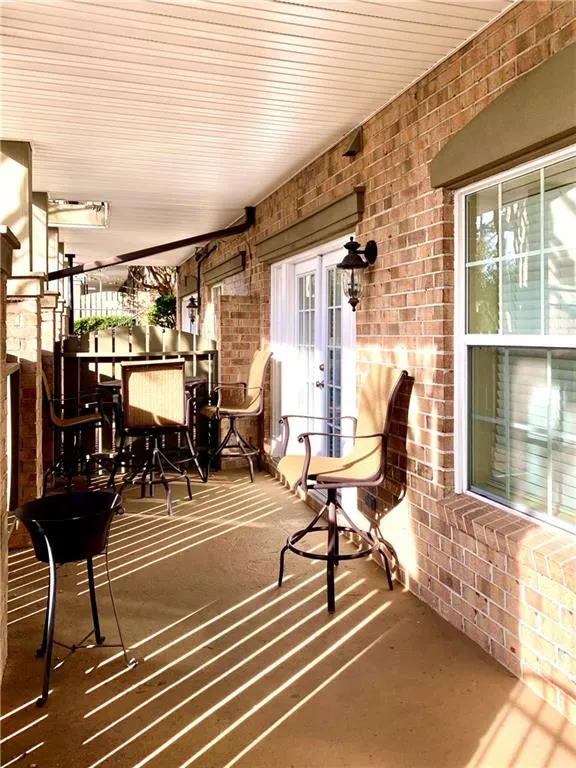 6980 Roswell Road Unit C10, Sandy Springs, Georgia 30328, 2 Bedrooms Bedrooms, ,2 BathroomsBathrooms,Residential,Sold,6980 Roswell Road Unit C10,6665510