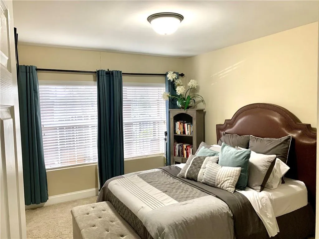 6980 Roswell Road Unit C10, Sandy Springs, Georgia 30328, 2 Bedrooms Bedrooms, ,2 BathroomsBathrooms,Residential,Sold,6980 Roswell Road Unit C10,6665510