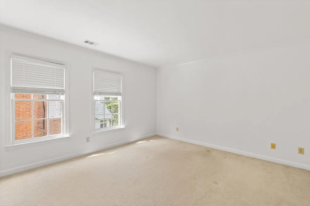 472 Ivy Park Lane Ne, Atlanta, Georgia 30342, 3 Bedrooms Bedrooms, 0 ,2 BathroomsBathrooms,Residential,For Sale,472 Ivy Park Lane Ne,7706661