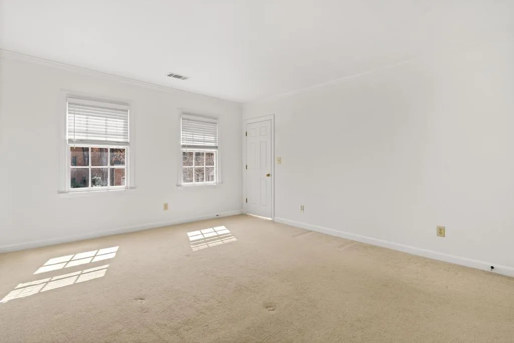 472 Ivy Park Lane Ne, Atlanta, Georgia 30342, 3 Bedrooms Bedrooms, 0 ,2 BathroomsBathrooms,Residential,For Sale,472 Ivy Park Lane Ne,7706661