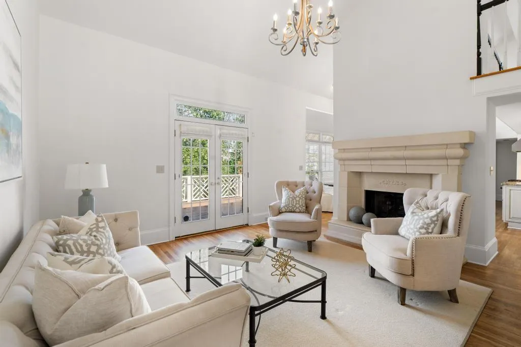 472 Ivy Park Lane Ne, Atlanta, Georgia 30342, 3 Bedrooms Bedrooms, 0 ,2 BathroomsBathrooms,Residential,For Sale,472 Ivy Park Lane Ne,7706661