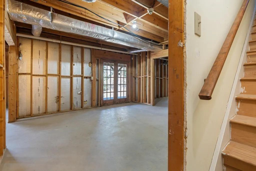 472 Ivy Park Lane Ne, Atlanta, Georgia 30342, 3 Bedrooms Bedrooms, 0 ,2 BathroomsBathrooms,Residential,For Sale,472 Ivy Park Lane Ne,7706661