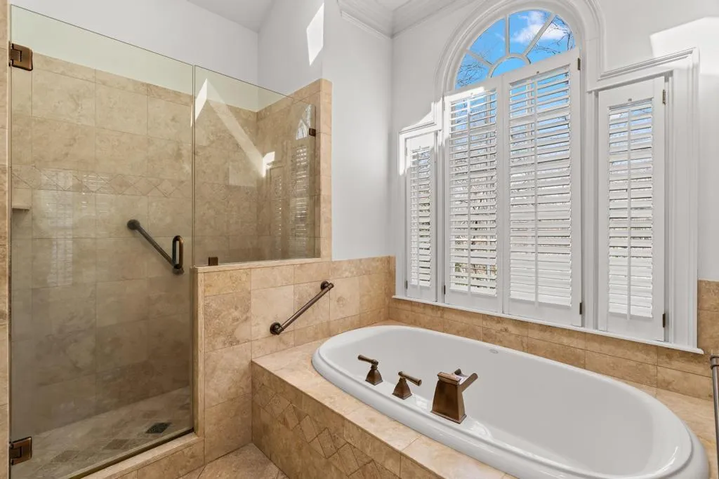 472 Ivy Park Lane Ne, Atlanta, Georgia 30342, 3 Bedrooms Bedrooms, 0 ,2 BathroomsBathrooms,Residential,For Sale,472 Ivy Park Lane Ne,7706661