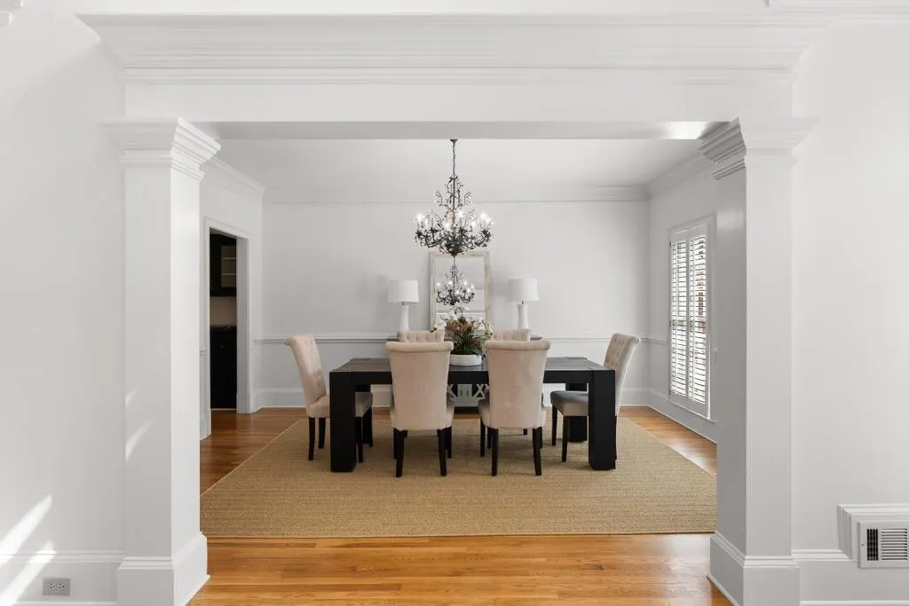 472 Ivy Park Lane Ne, Atlanta, Georgia 30342, 3 Bedrooms Bedrooms, 0 ,2 BathroomsBathrooms,Residential,For Sale,472 Ivy Park Lane Ne,7706661