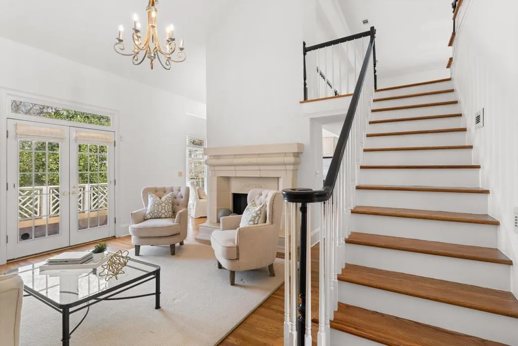 472 Ivy Park Lane Ne, Atlanta, Georgia 30342, 3 Bedrooms Bedrooms, 0 ,2 BathroomsBathrooms,Residential,For Sale,472 Ivy Park Lane Ne,7706661