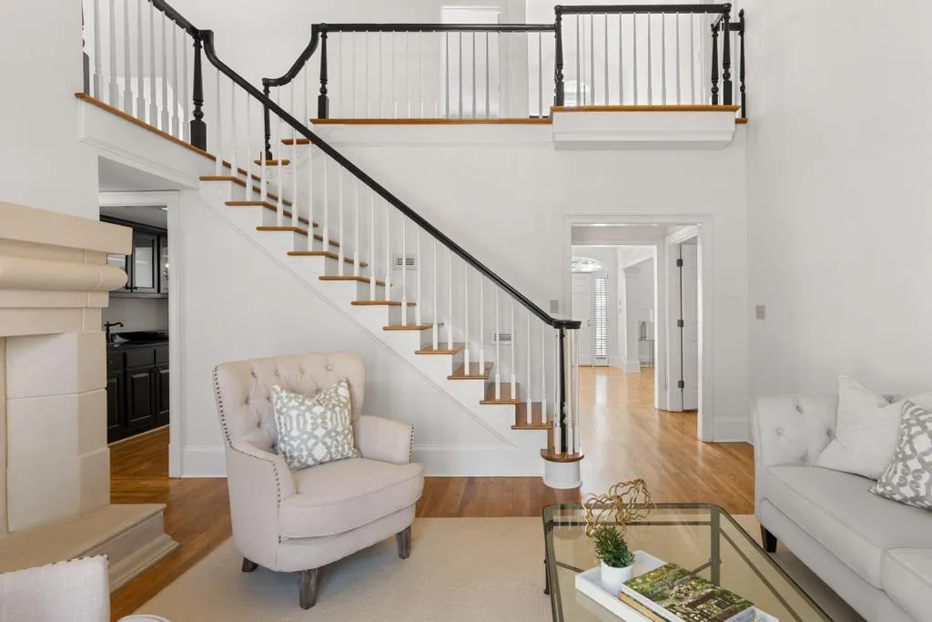 472 Ivy Park Lane Ne, Atlanta, Georgia 30342, 3 Bedrooms Bedrooms, 0 ,2 BathroomsBathrooms,Residential,For Sale,472 Ivy Park Lane Ne,7706661
