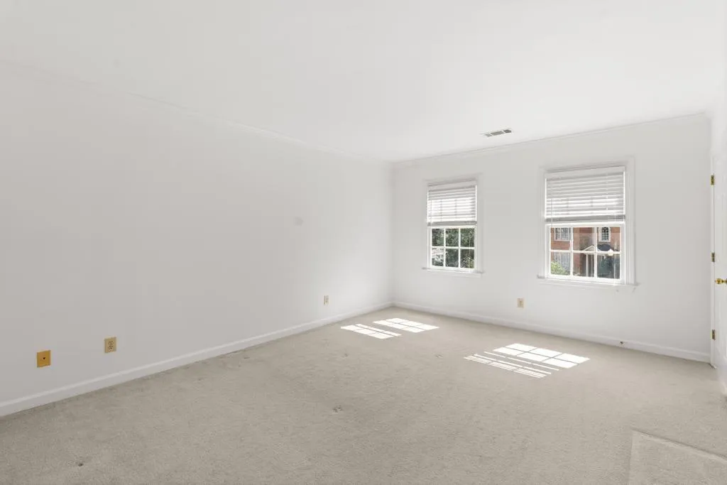 472 Ivy Park Lane Ne, Atlanta, Georgia 30342, 3 Bedrooms Bedrooms, 0 ,2 BathroomsBathrooms,Residential,For Sale,472 Ivy Park Lane Ne,7706661