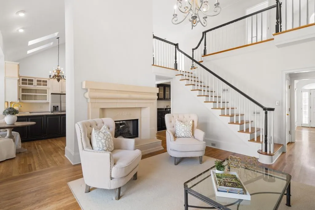 472 Ivy Park Lane Ne, Atlanta, Georgia 30342, 3 Bedrooms Bedrooms, 0 ,2 BathroomsBathrooms,Residential,For Sale,472 Ivy Park Lane Ne,7706661