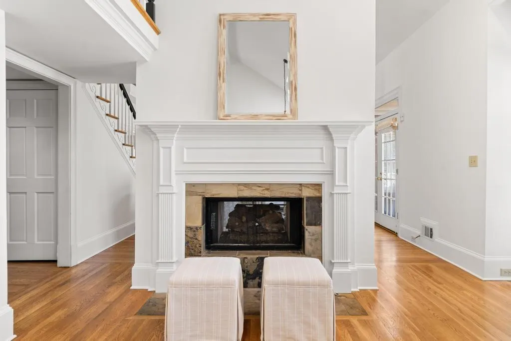 472 Ivy Park Lane Ne, Atlanta, Georgia 30342, 3 Bedrooms Bedrooms, 0 ,2 BathroomsBathrooms,Residential,For Sale,472 Ivy Park Lane Ne,7706661
