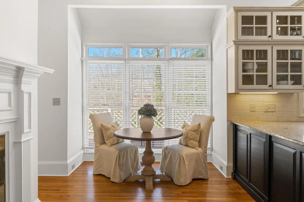 472 Ivy Park Lane Ne, Atlanta, Georgia 30342, 3 Bedrooms Bedrooms, 0 ,2 BathroomsBathrooms,Residential,For Sale,472 Ivy Park Lane Ne,7706661