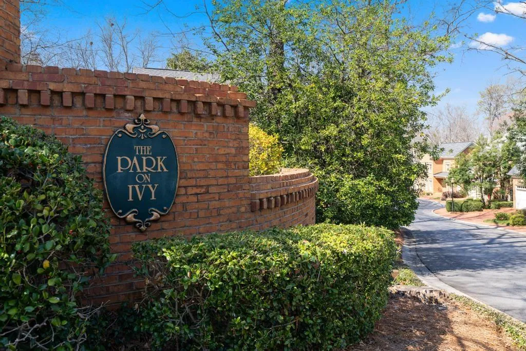 472 Ivy Park Lane Ne, Atlanta, Georgia 30342, 3 Bedrooms Bedrooms, 0 ,2 BathroomsBathrooms,Residential,For Sale,472 Ivy Park Lane Ne,7706661
