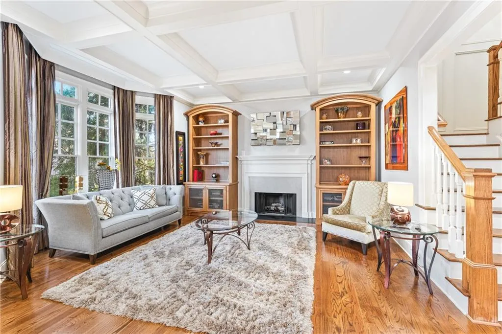 15 Glen Oaks Drive, Atlanta, Georgia 30327, 7 Bedrooms Bedrooms, ,7 BathroomsBathrooms,Residential,Sold,15 Glen Oaks Drive,6843755