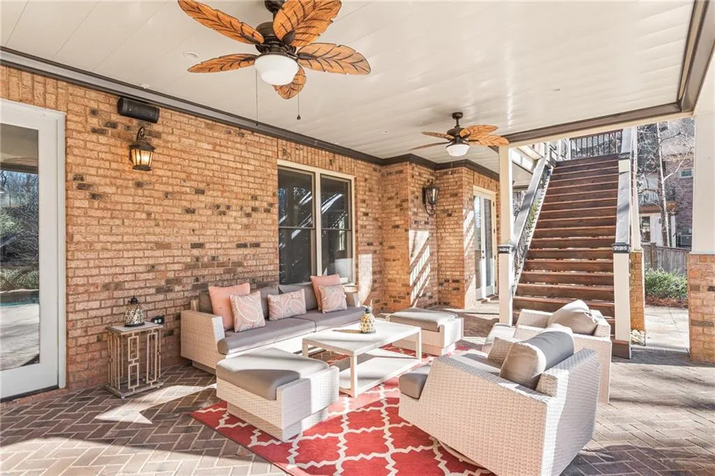 15 Glen Oaks Drive, Atlanta, Georgia 30327, 7 Bedrooms Bedrooms, ,7 BathroomsBathrooms,Residential,Sold,15 Glen Oaks Drive,6843755