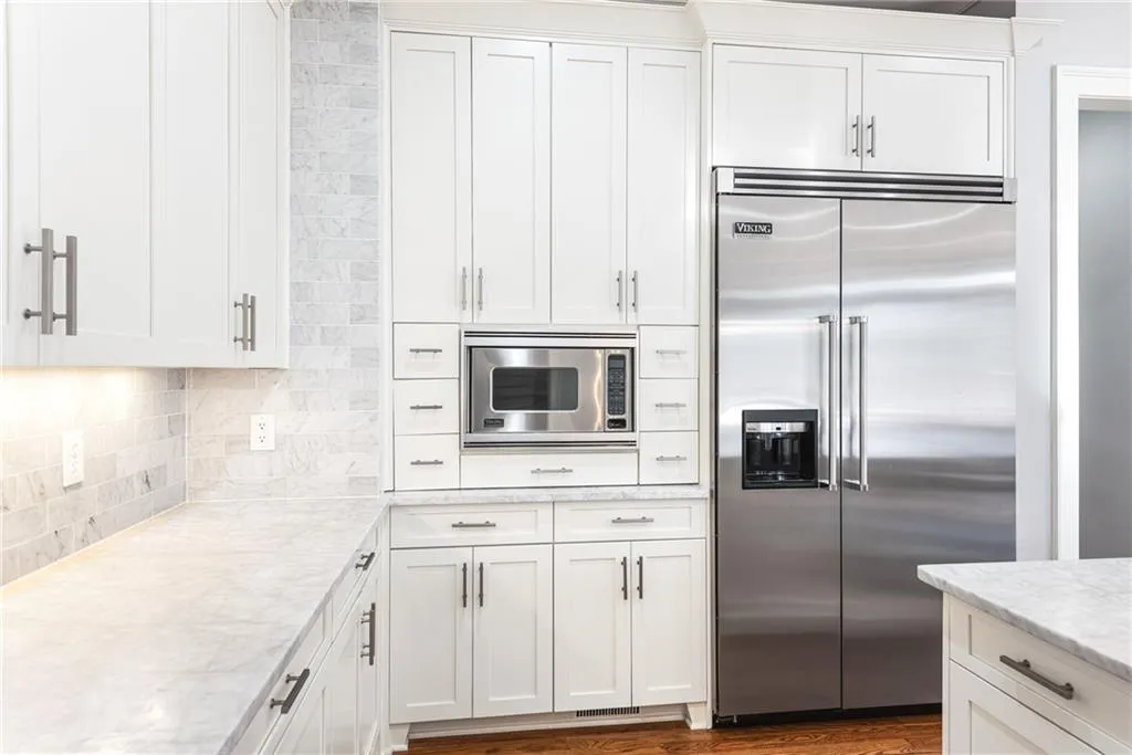 15 Glen Oaks Drive, Atlanta, Georgia 30327, 7 Bedrooms Bedrooms, ,7 BathroomsBathrooms,Residential,Sold,15 Glen Oaks Drive,6843755