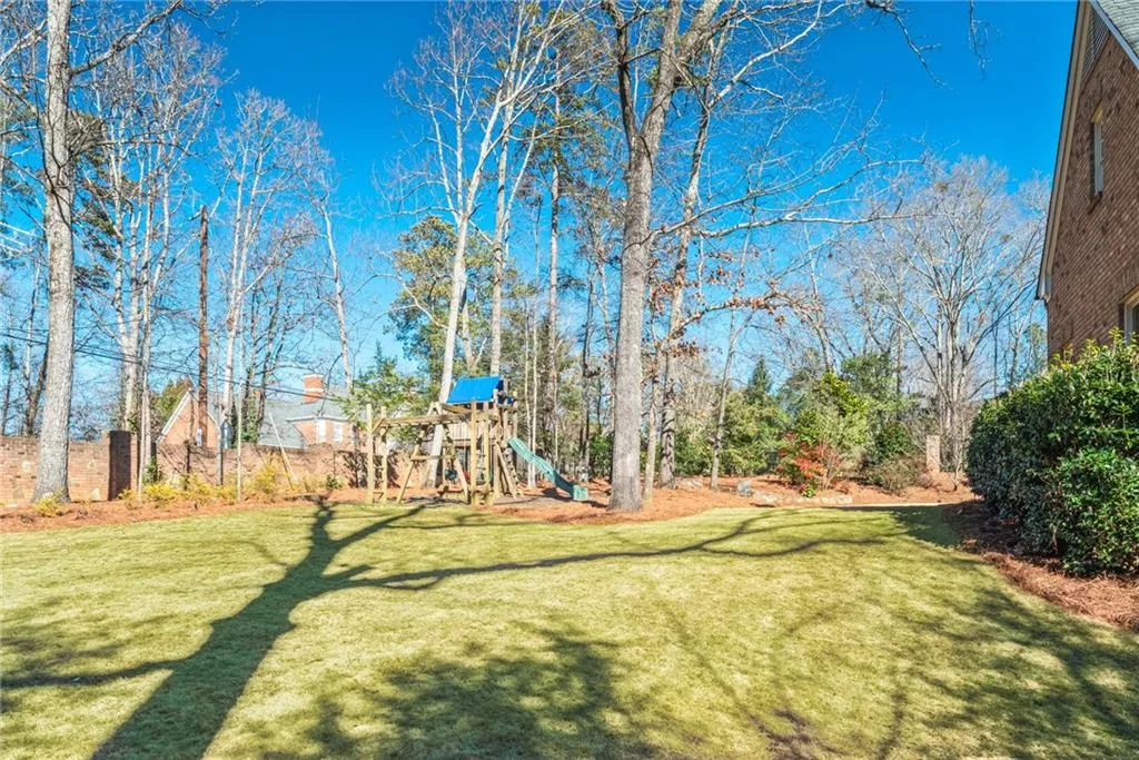 15 Glen Oaks Drive, Atlanta, Georgia 30327, 7 Bedrooms Bedrooms, ,7 BathroomsBathrooms,Residential,Sold,15 Glen Oaks Drive,6843755