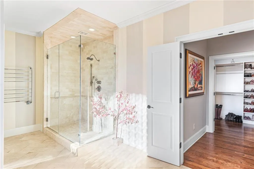 15 Glen Oaks Drive, Atlanta, Georgia 30327, 7 Bedrooms Bedrooms, ,7 BathroomsBathrooms,Residential,Sold,15 Glen Oaks Drive,6843755