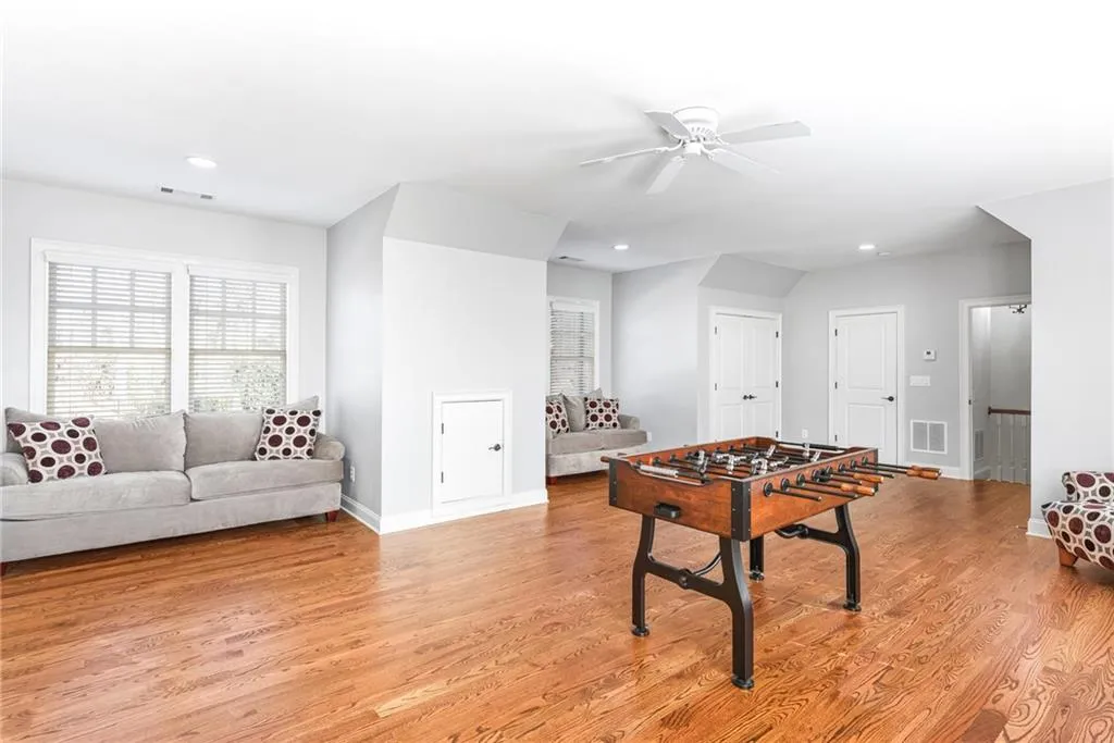 15 Glen Oaks Drive, Atlanta, Georgia 30327, 7 Bedrooms Bedrooms, ,7 BathroomsBathrooms,Residential,Sold,15 Glen Oaks Drive,6843755