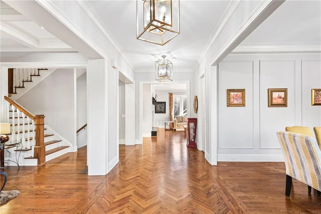 15 Glen Oaks Drive, Atlanta, Georgia 30327, 7 Bedrooms Bedrooms, ,7 BathroomsBathrooms,Residential,Sold,15 Glen Oaks Drive,6843755