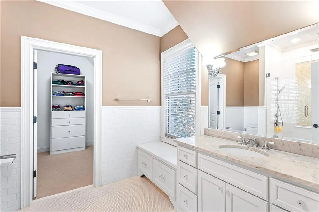 15 Glen Oaks Drive, Atlanta, Georgia 30327, 7 Bedrooms Bedrooms, ,7 BathroomsBathrooms,Residential,Sold,15 Glen Oaks Drive,6843755