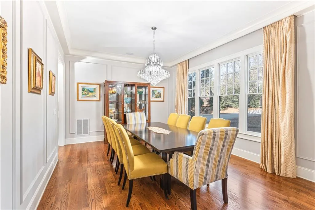 15 Glen Oaks Drive, Atlanta, Georgia 30327, 7 Bedrooms Bedrooms, ,7 BathroomsBathrooms,Residential,Sold,15 Glen Oaks Drive,6843755