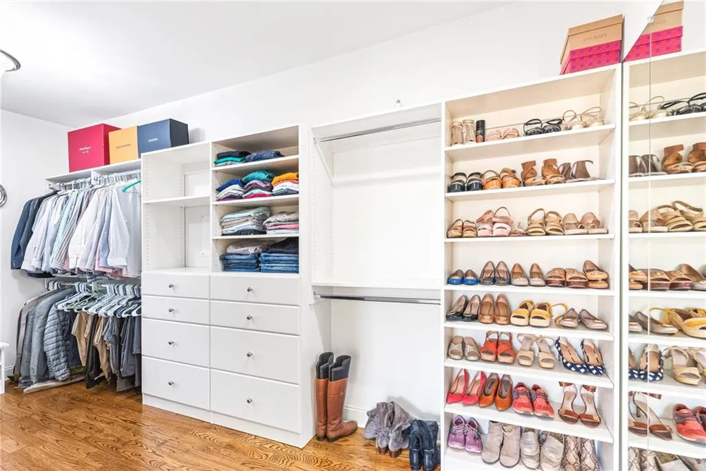 15 Glen Oaks Drive, Atlanta, Georgia 30327, 7 Bedrooms Bedrooms, ,7 BathroomsBathrooms,Residential,Sold,15 Glen Oaks Drive,6843755