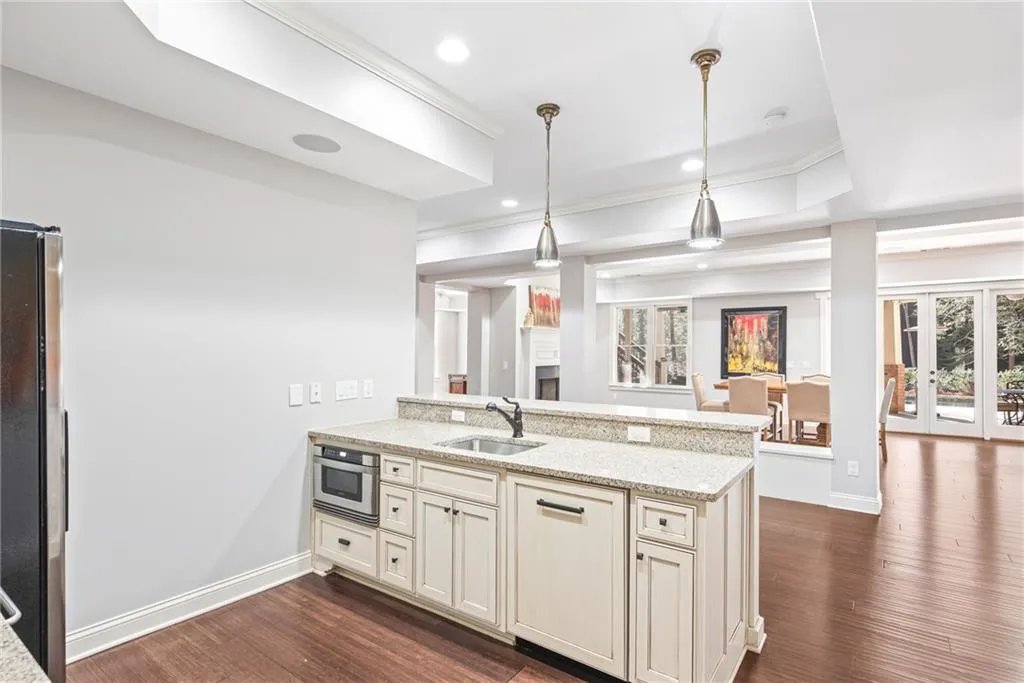 15 Glen Oaks Drive, Atlanta, Georgia 30327, 7 Bedrooms Bedrooms, ,7 BathroomsBathrooms,Residential,Sold,15 Glen Oaks Drive,6843755