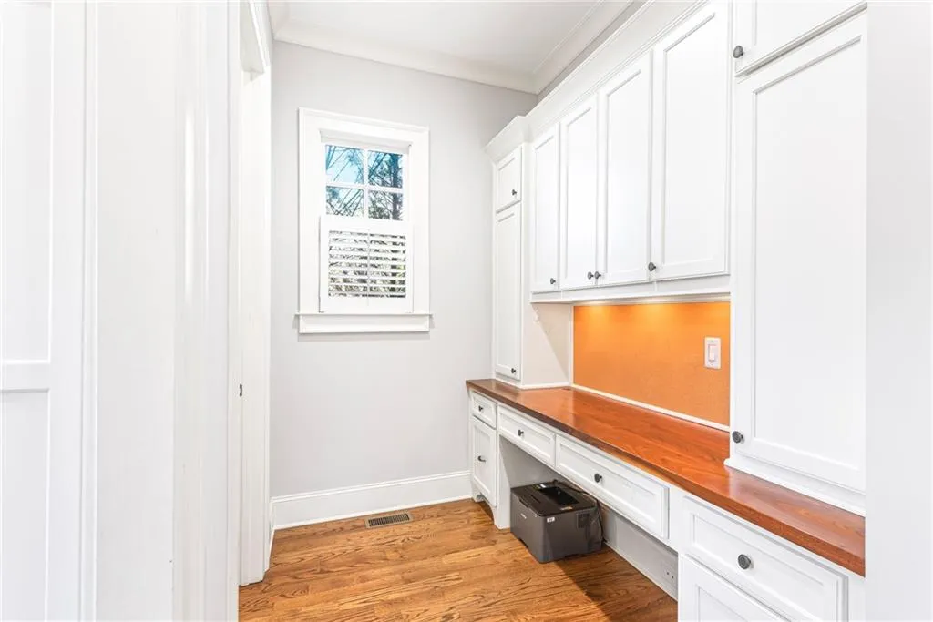 15 Glen Oaks Drive, Atlanta, Georgia 30327, 7 Bedrooms Bedrooms, ,7 BathroomsBathrooms,Residential,Sold,15 Glen Oaks Drive,6843755