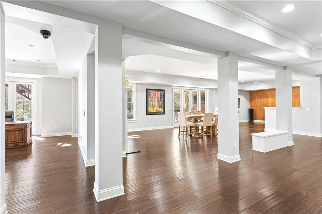 15 Glen Oaks Drive, Atlanta, Georgia 30327, 7 Bedrooms Bedrooms, ,7 BathroomsBathrooms,Residential,Sold,15 Glen Oaks Drive,6843755