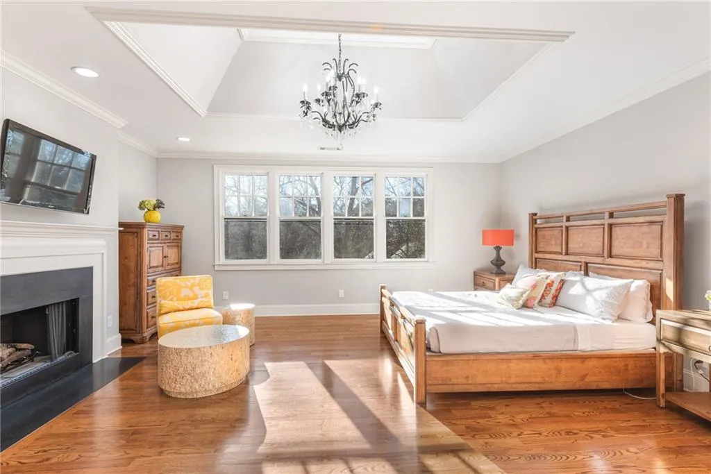 15 Glen Oaks Drive, Atlanta, Georgia 30327, 7 Bedrooms Bedrooms, ,7 BathroomsBathrooms,Residential,Sold,15 Glen Oaks Drive,6843755