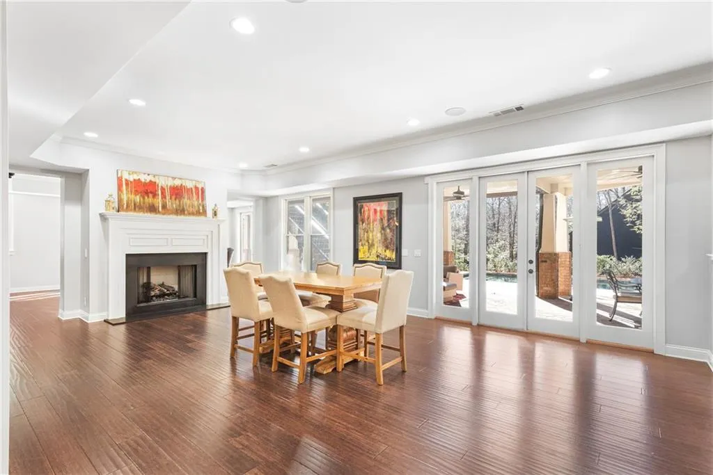 15 Glen Oaks Drive, Atlanta, Georgia 30327, 7 Bedrooms Bedrooms, ,7 BathroomsBathrooms,Residential,Sold,15 Glen Oaks Drive,6843755