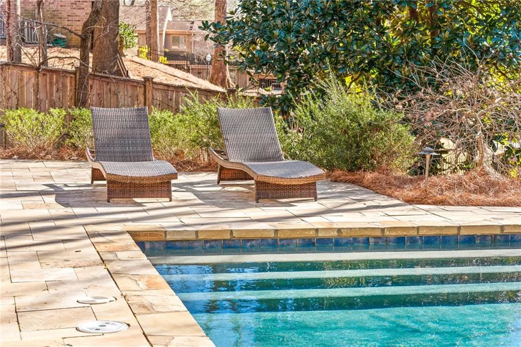 15 Glen Oaks Drive, Atlanta, Georgia 30327, 7 Bedrooms Bedrooms, ,7 BathroomsBathrooms,Residential,Sold,15 Glen Oaks Drive,6843755