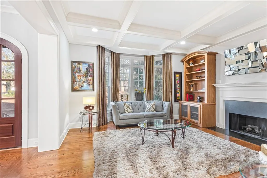 15 Glen Oaks Drive, Atlanta, Georgia 30327, 7 Bedrooms Bedrooms, ,7 BathroomsBathrooms,Residential,Sold,15 Glen Oaks Drive,6843755