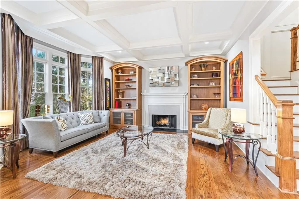 15 Glen Oaks Drive, Atlanta, Georgia 30327, 7 Bedrooms Bedrooms, ,7 BathroomsBathrooms,Residential,Sold,15 Glen Oaks Drive,6843755