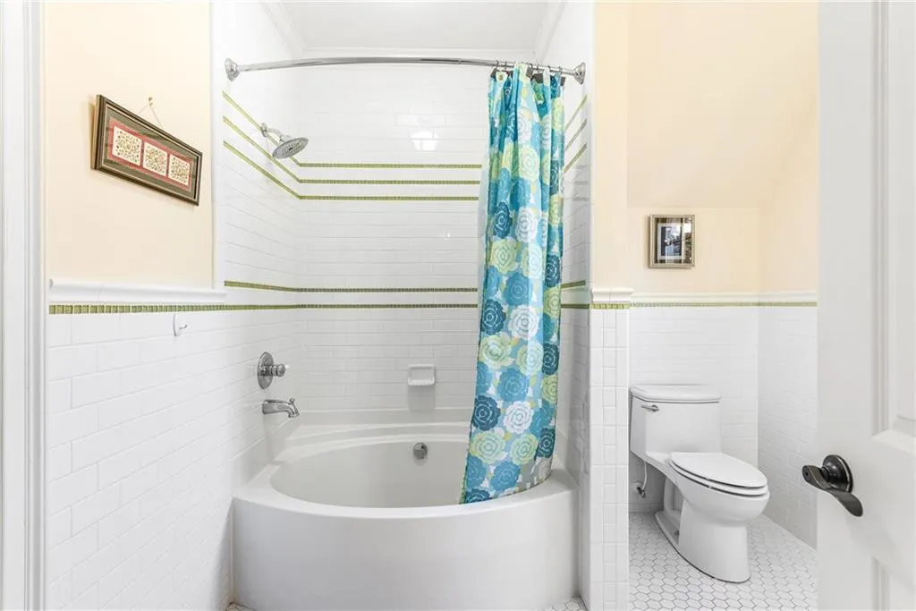 15 Glen Oaks Drive, Atlanta, Georgia 30327, 7 Bedrooms Bedrooms, ,7 BathroomsBathrooms,Residential,Sold,15 Glen Oaks Drive,6843755