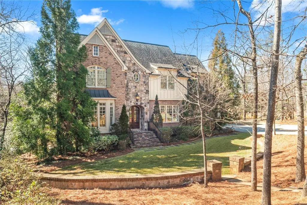 15 Glen Oaks Drive, Atlanta, Georgia 30327, 7 Bedrooms Bedrooms, ,7 BathroomsBathrooms,Residential,Sold,15 Glen Oaks Drive,6843755